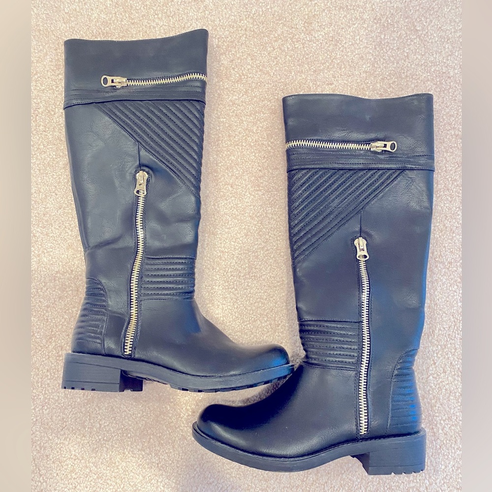 NWOT Zip up tall moto boots